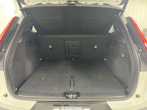 Used 2023 Volvo XC40 B4 Ultimate FWD image 24