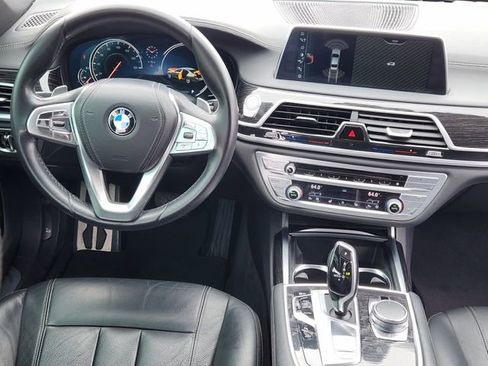 Used 2017 BMW 740i image 27