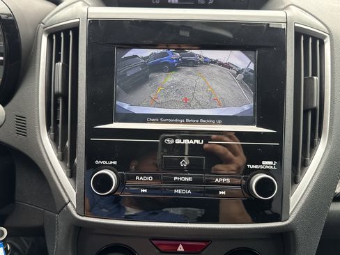 Certified 2021 Subaru Crosstrek 2.0i image 19