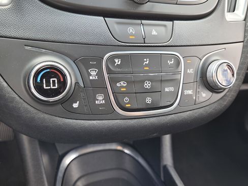 Used 2024 Chevrolet Malibu LT FWD image 24