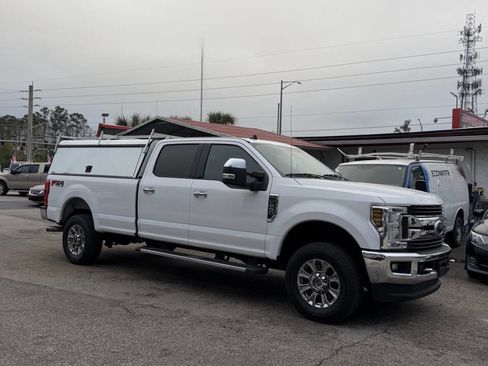 Used 2019 Ford F250 XLT w/ XLT Premium Package image 3