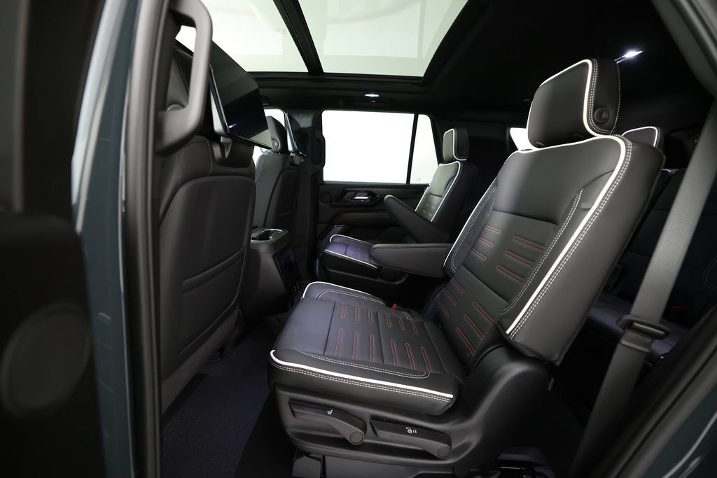 Used 2026 GMC Yukon AT4 Ultimate AWD/4WD image 16