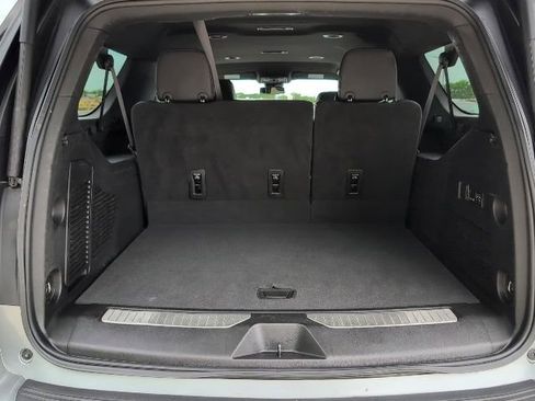 Certified 2024 Chevrolet Suburban Premier RWD image 10