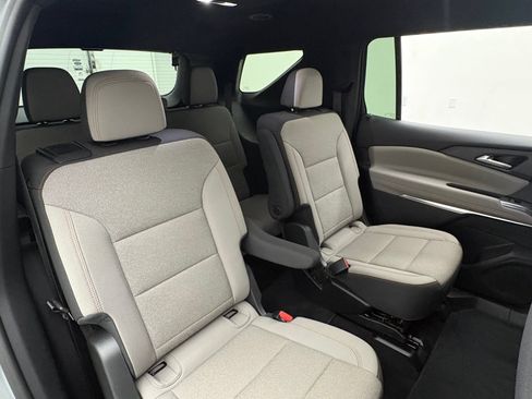 Used 2026 Chevrolet Traverse LT w/ Driver Confidence Package FWD image 39