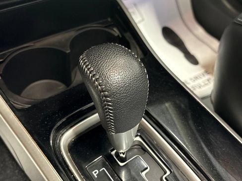 Used 2019 Mitsubishi Outlander SEL AWD/4WD image 22