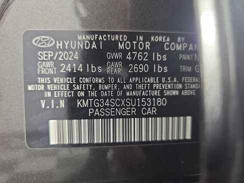 Used 2025 Genesis G70 2.5T RWD image 37