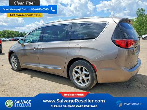 Used 2017 Chrysler Pacifica Touring-L Plus w/ Tire & Wheel Group FWD image 3