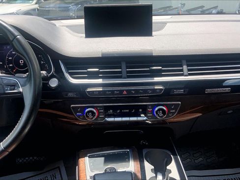 Used 2019 Audi Q7 3.0T Prestige w/ Prestige Package AWD/4WD image 8