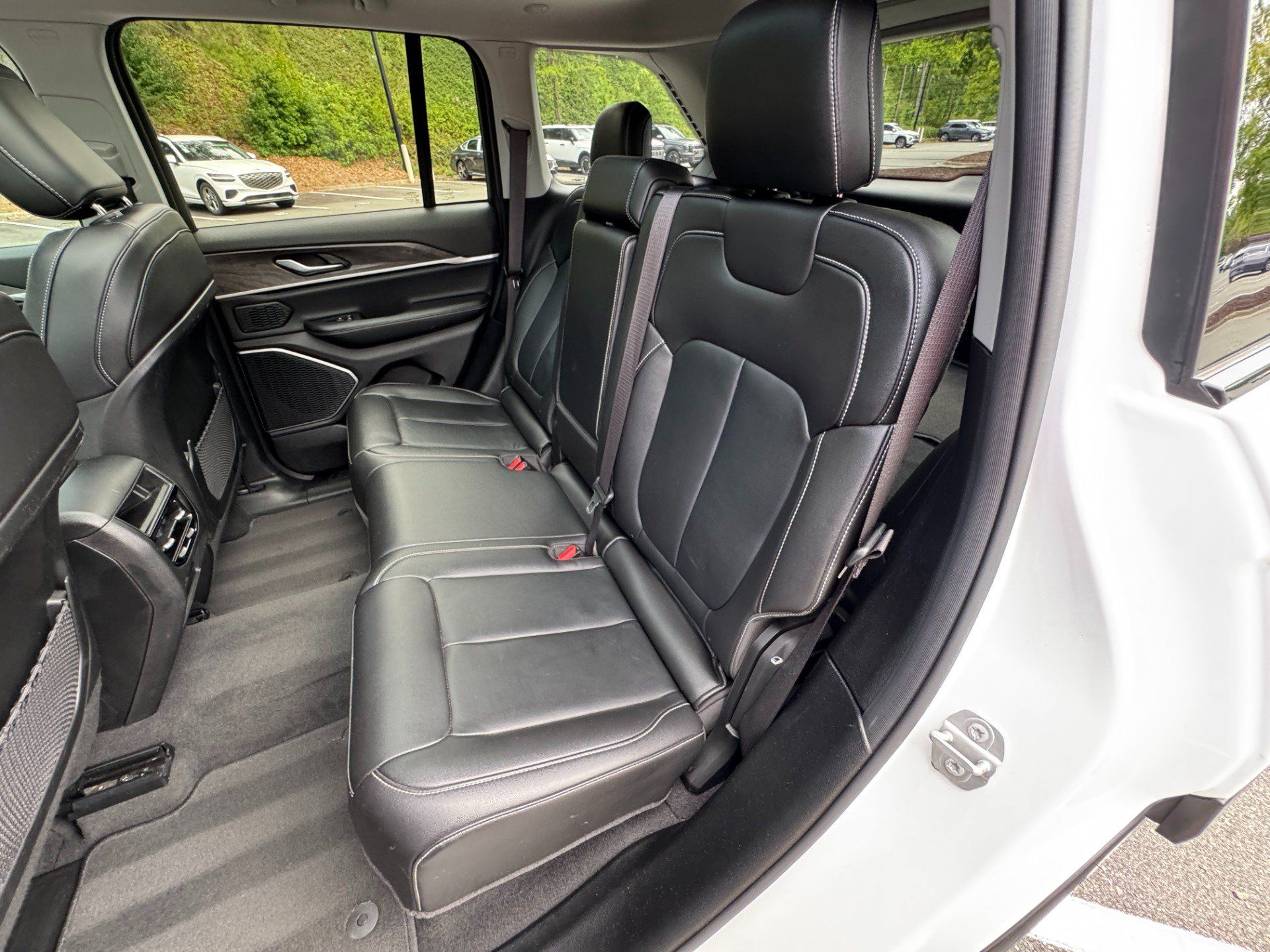 Used 2022 Jeep Grand Cherokee Limited AWD/4WD image 52