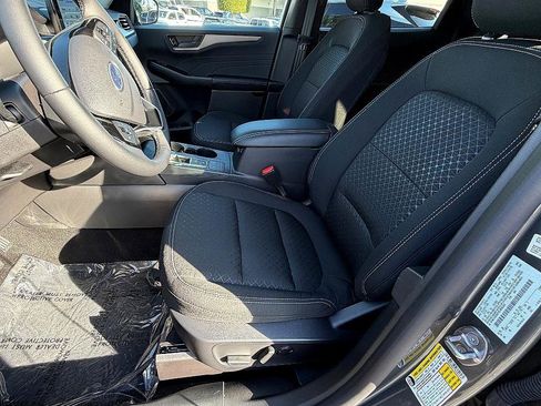 Used 2024 Ford Escape Active w/ Cold Weather Package image 18