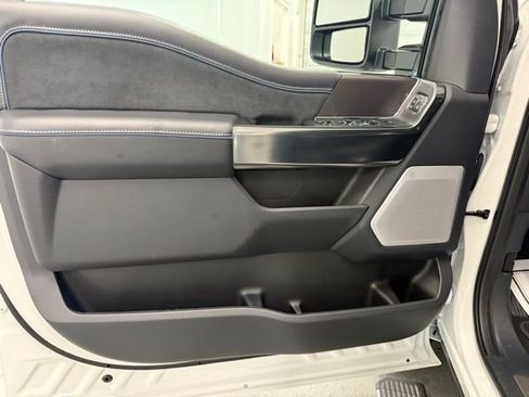 New 2026 Ford F250 Platinum w/ FX4 Off-Road Package AWD/4WD image 13