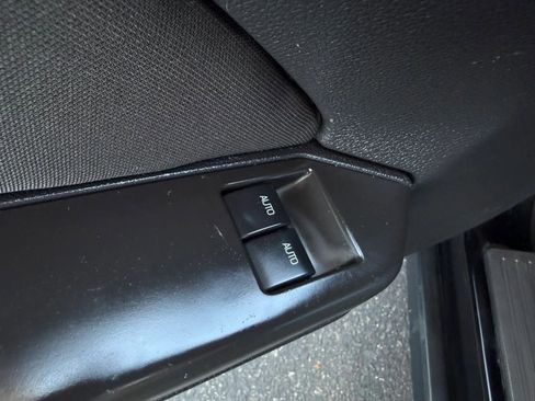 Used 2012 Ford Mustang GT RWD image 33