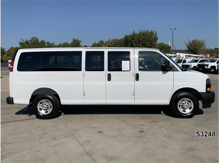 Used 2025 Chevrolet Express 3500 LS RWD image 5