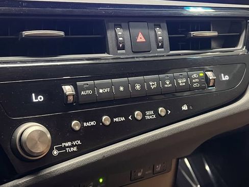 Certified 2023 Lexus ES 300h w/ Premium Package FWD image 20