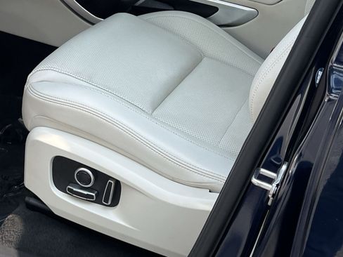 Used 2022 Jaguar F-PACE S AWD/4WD image 19