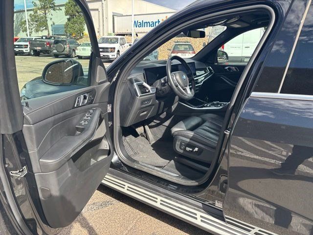 Used 2025 BMW X5 xDrive50e AWD/4WD image 16
