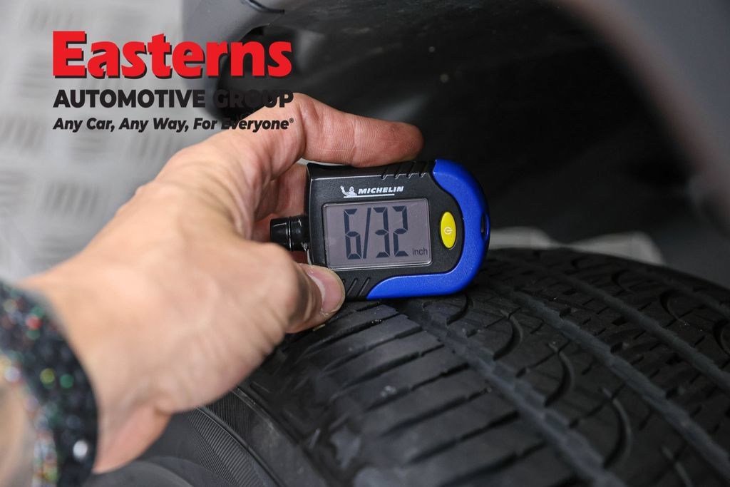 Used 2024 Jeep Compass Latitude AWD/4WD image 28