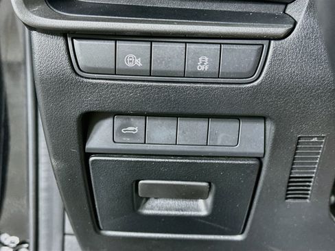 Used 2025 MAZDA MAZDA3 s FWD image 17