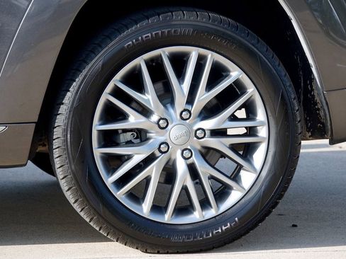 Used 2017 Jeep Grand Cherokee Summit w/ Platinum Series Group image 26