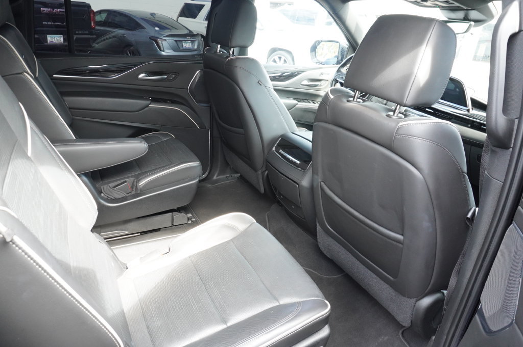 Used 2021 Cadillac Escalade ESV Sport w/ LPO, ONYX Package AWD/4WD image 6