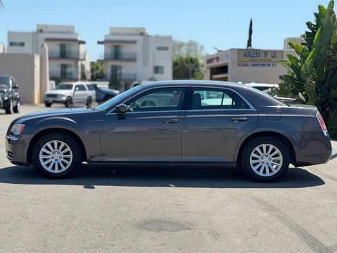 Used 2014 Chrysler 300 RWD image 8