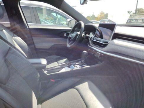 Used 2024 Jeep Compass Latitude image 4