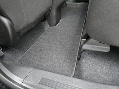 Used 2021 Chevrolet Equinox LT image 34