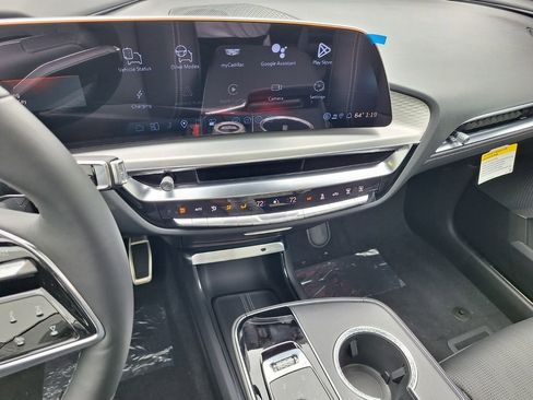 New 2026 Cadillac Lyriq V image 12