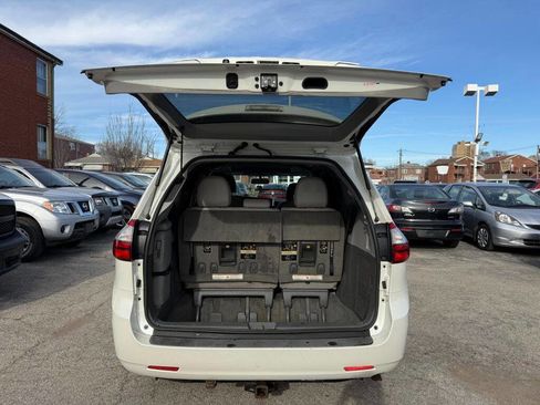 Used 2015 Toyota Sienna XLE image 8