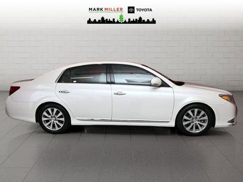 Used 2012 Toyota Avalon Limited image 9