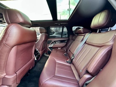 Used 2023 Land Rover Range Rover SE image 12