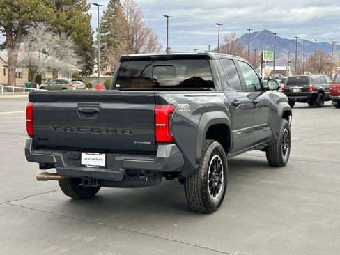 Used 2024 Toyota Tacoma TRD Off-Road image 5