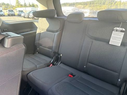 New 2025 Ford Expedition Active image 21