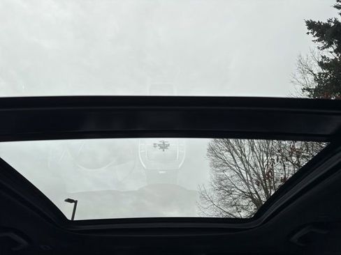 Used 2019 Lincoln Nautilus Reserve image 12