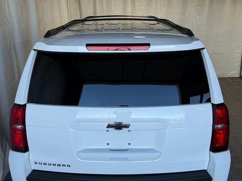 Used 2015 Chevrolet Suburban LT image 6