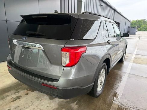 Used 2024 Ford Explorer XLT RWD image 9