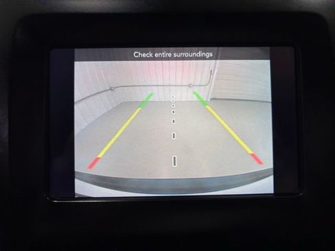 Used 2019 Jeep Cherokee Latitude w/ Comfort & Convenience Group AWD/4WD image 17