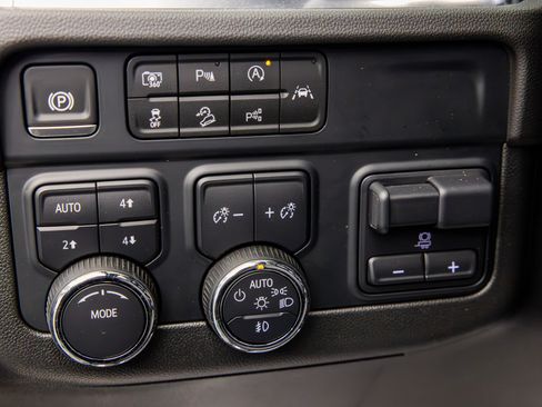 Used 2025 Chevrolet Tahoe RST w/ Comfort Package AWD/4WD image 46