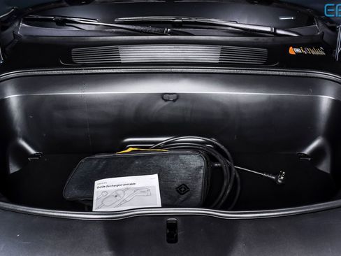 Used 2024 Rivian R1S Adventure image 9