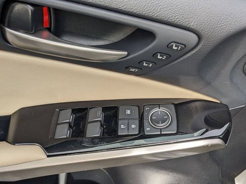 Used 2018 Lexus IS 300 AWD w/ Comfort Package image 36