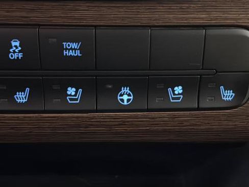 Used 2018 RAM 1500 Laramie AWD/4WD image 26