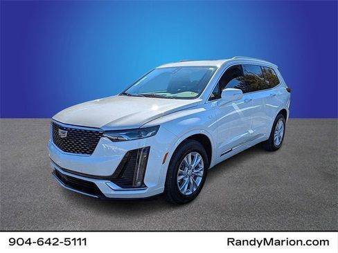 New 2025 Cadillac XT6 Luxury image 1