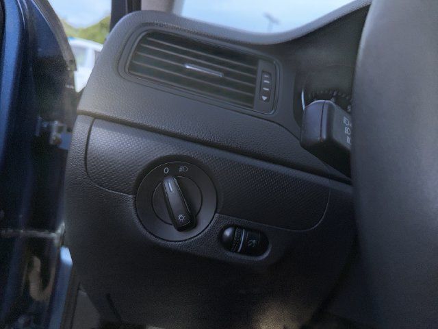 Used 2015 Volkswagen Jetta S FWD image 32