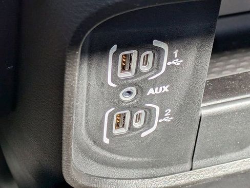 Used 2024 RAM 2500 Tradesman w/ Chrome Appearance Group image 22