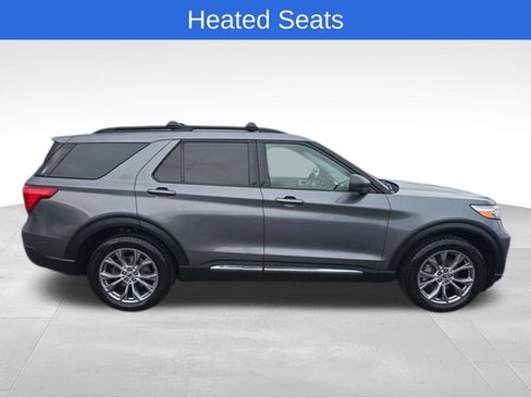 Used 2022 Ford Explorer XLT w/ Equipment Group 202A AWD/4WD image 8