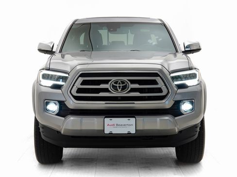 Used 2021 Toyota Tacoma Limited image 28