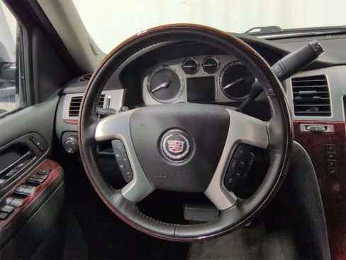 Used 2012 Cadillac Escalade Luxury image 25