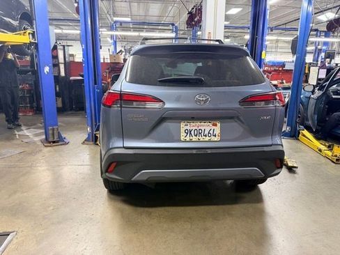 Used 2024 Toyota Corolla Cross XLE w/ Convenience Package FWD image 3