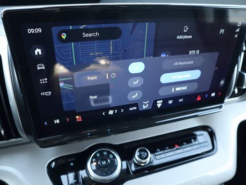 New 2025 Ford Expedition Active image 7