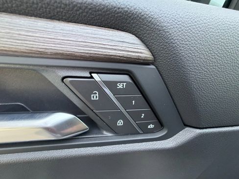 New 2026 GMC Acadia Denali w/ Super Cruise Package FWD image 7